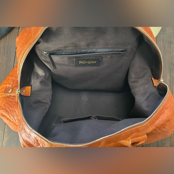 YSL Large Handbag. Pre-owned. Excellent condition. Pumpkin orange 🧡 - Picture 9 of 10